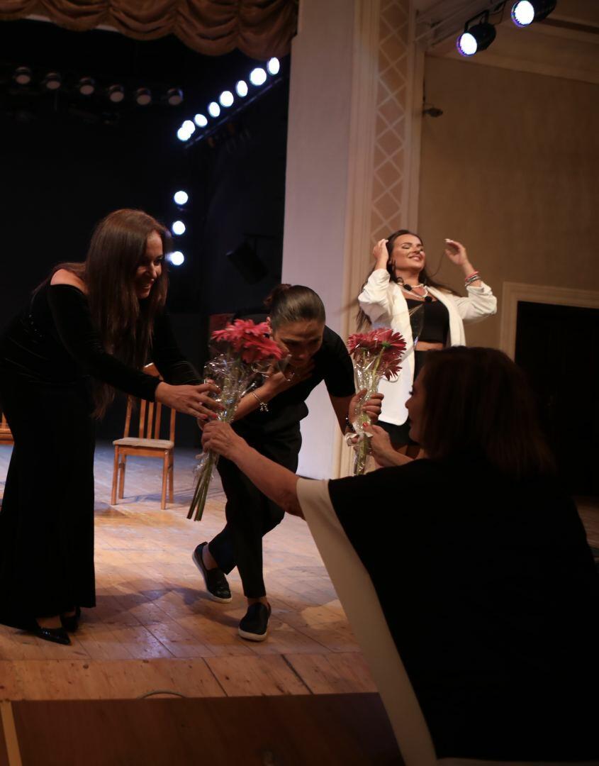 В Баку показали спектакль "Чего хотят женщины?"