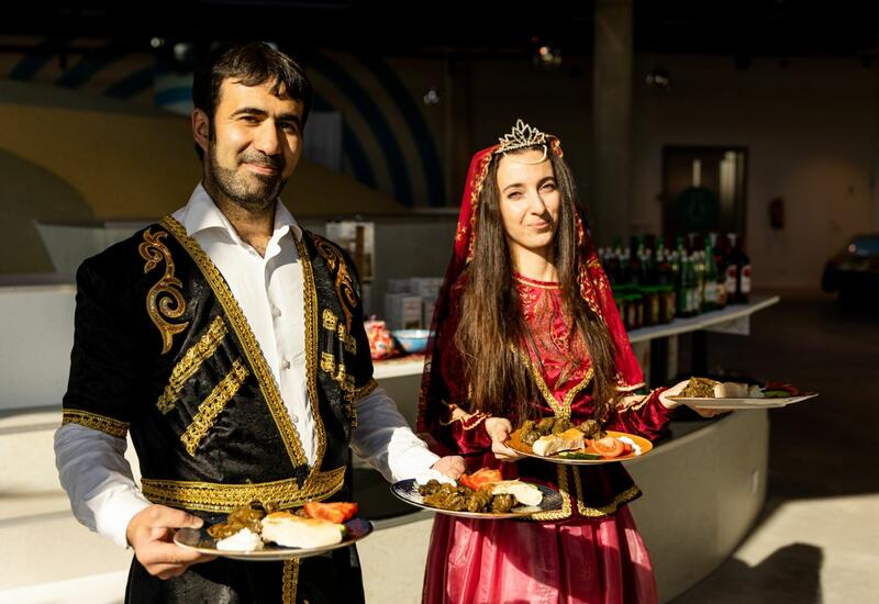 В Эстонии представлены азербайджанские блюда и картины Ровшана Нура