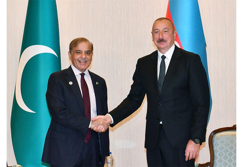 Президент Ильхам Алиев встретился в Самарканде с премьер-министром Пакистана