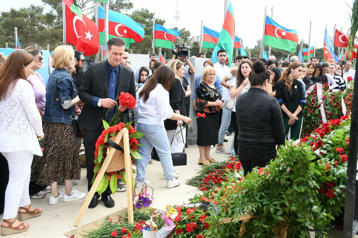 Европейско-Азербайджанская школа с уважением чтит память наших шехидов
