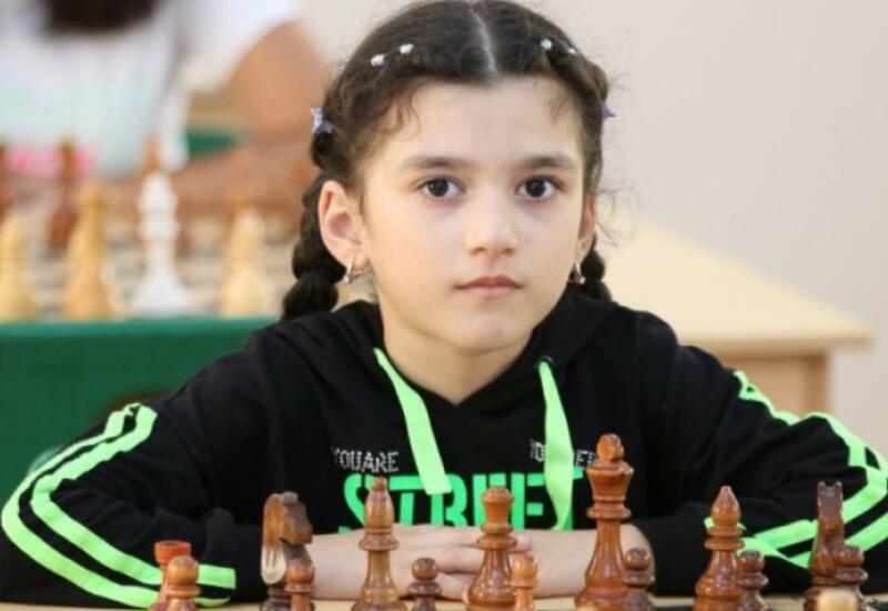 Юная азербайджанская шахматистка обыграла армянского соперника