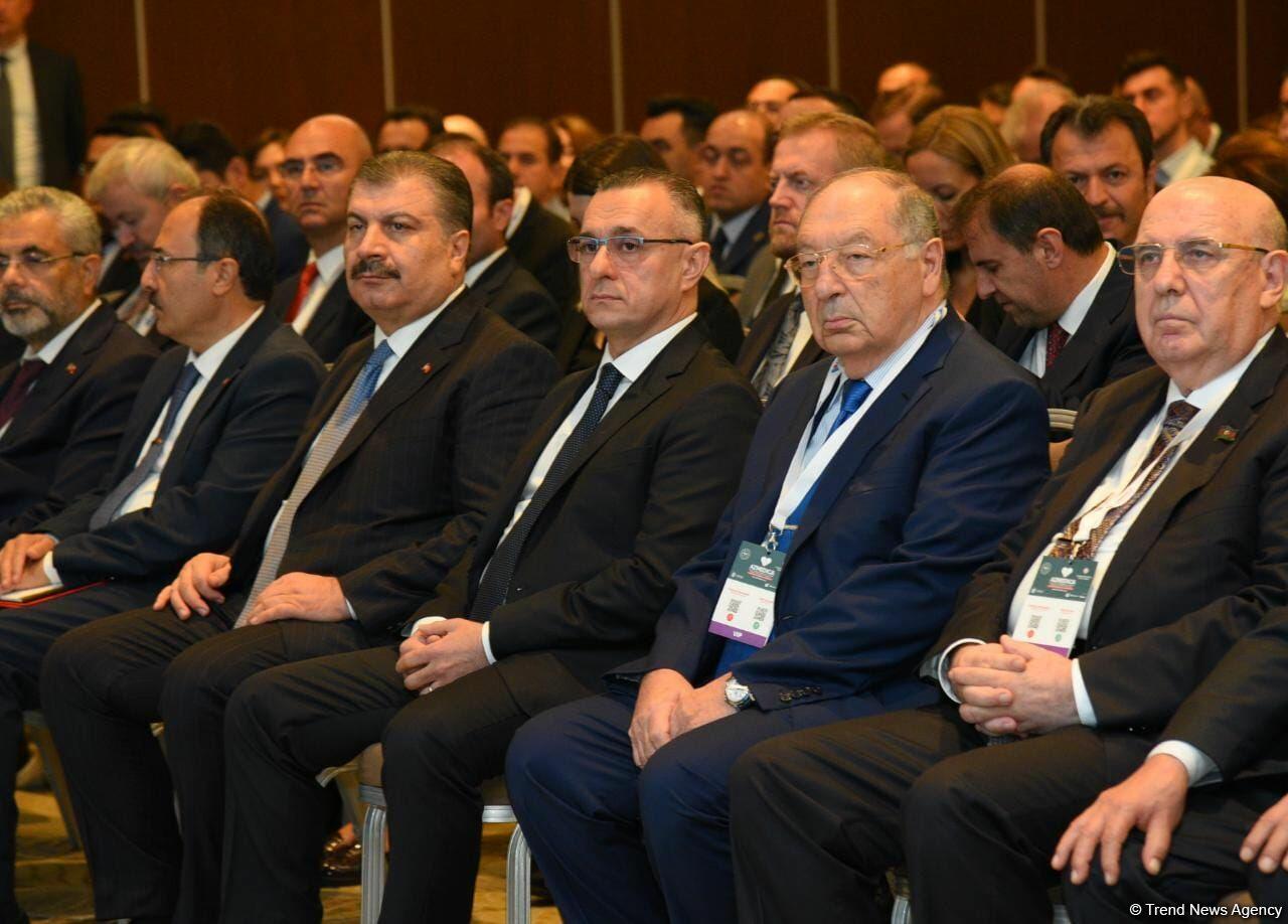 Сколько студентов из Турции обучается в Азербайджанском медуниверситете?