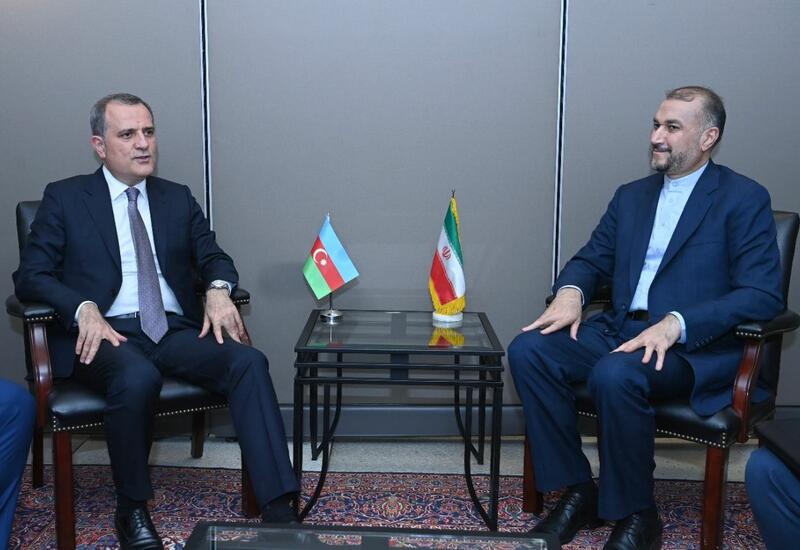 Джейхун Байрамов встретился с главой МИД Ирана