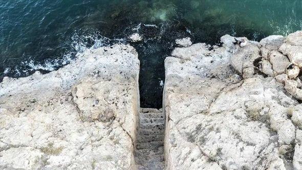 В турецком озере Ван обнаружили древнюю пристань в скале