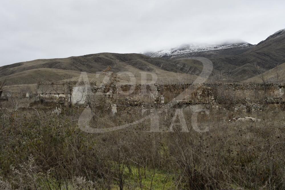 Армянские вандалы разрушили и превратили в руины село Сулейманлы Джебраильского района