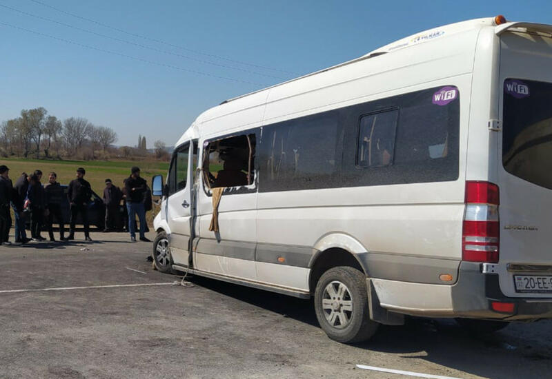 В Азербайджане столкнулись два микроавтобуса