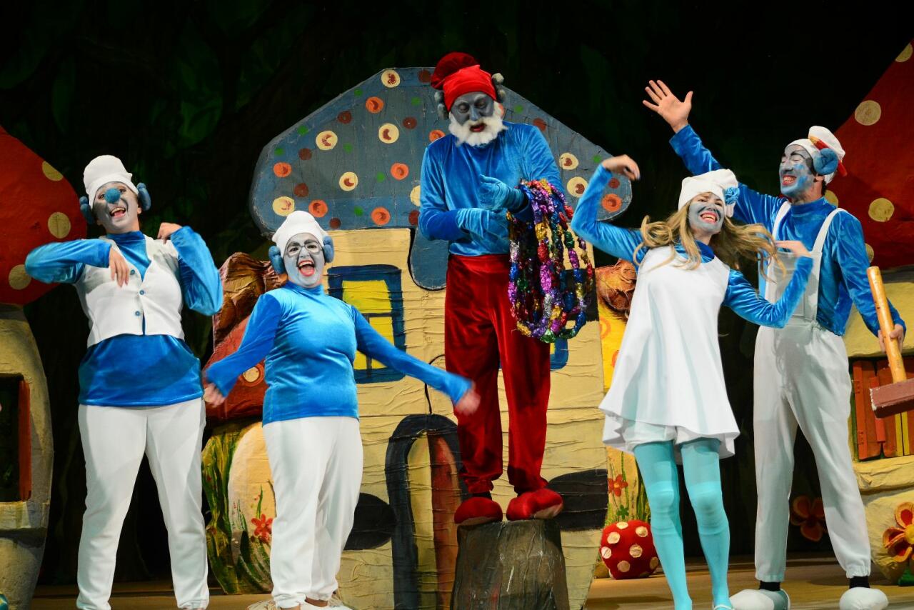 Театр юного зрителя показал детский спектакль "Şirinlər"