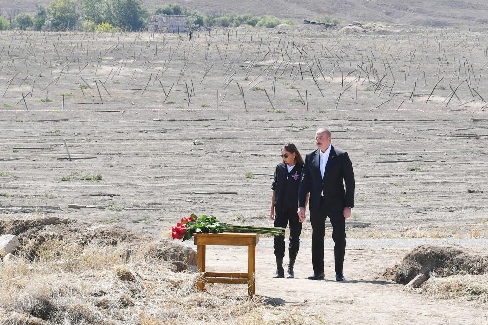 Президент Ильхам Алиев и Первая леди Мехрибан Алиева совершили поездку в Физулинский район