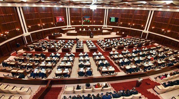 Парламент Азербайджана принял в I чтении законопроект об исполнении госбюджета на 2022 г.<span class="qirmizi"></span>