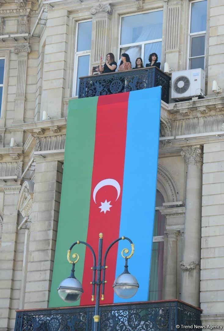 В Азербайджане минутой молчания почтили память шехидов Отечественной войны