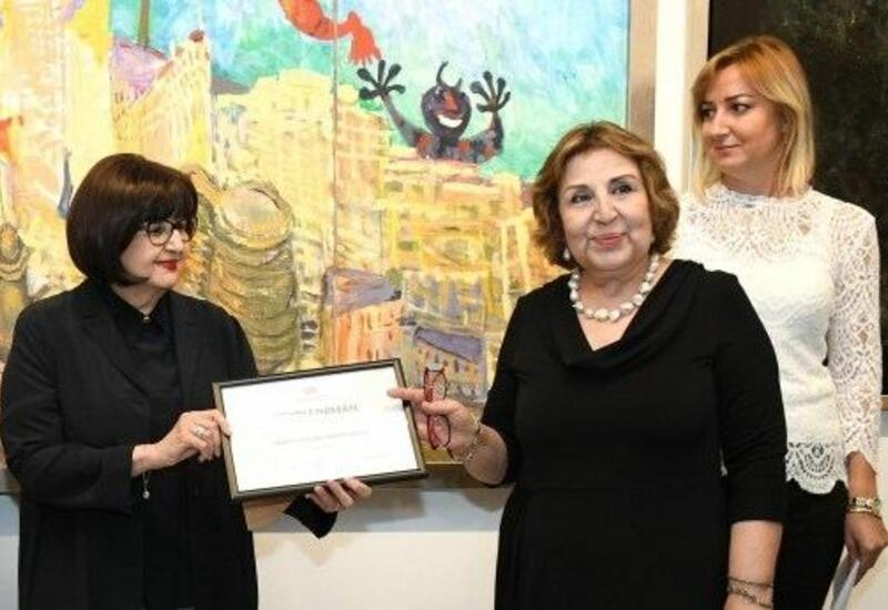В Баку открылась выставка работ Лятафет Мамедовой