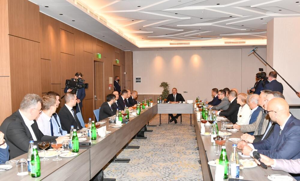 Президент Ильхам Алиев встретился с представителями бизнес-кругов Болгарии