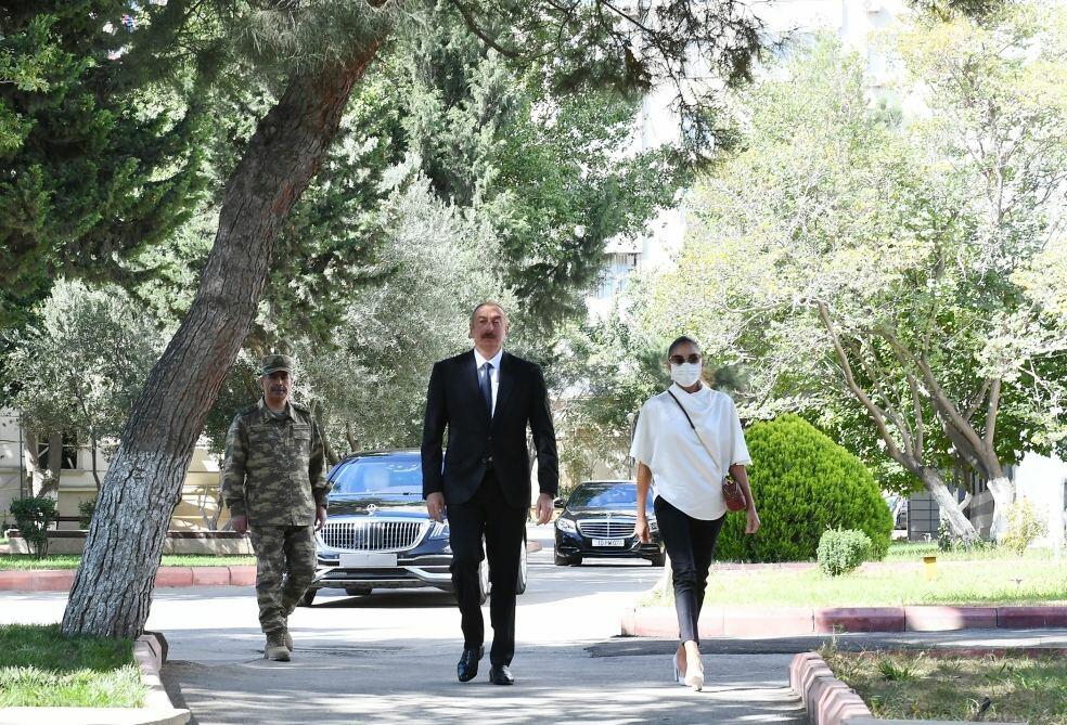 Хроника Победы (30.09.2020): Президент Ильхам Алиев и Первая леди Мехрибан Алиева встретились с ранеными военнослужащими, лечащимися в Центральном военном клиническом госпитале минобороны