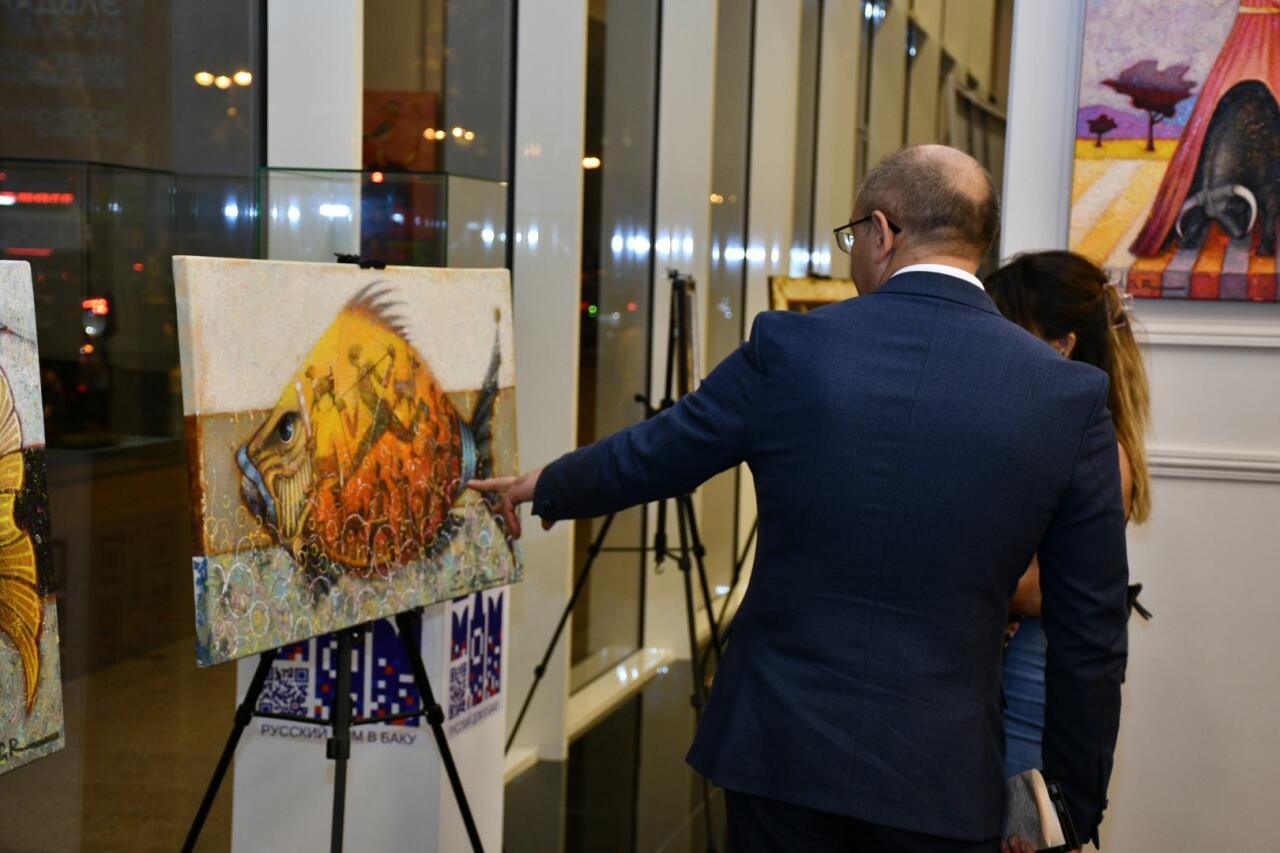 В Баку открылась выставка Эльдара Бабазаде