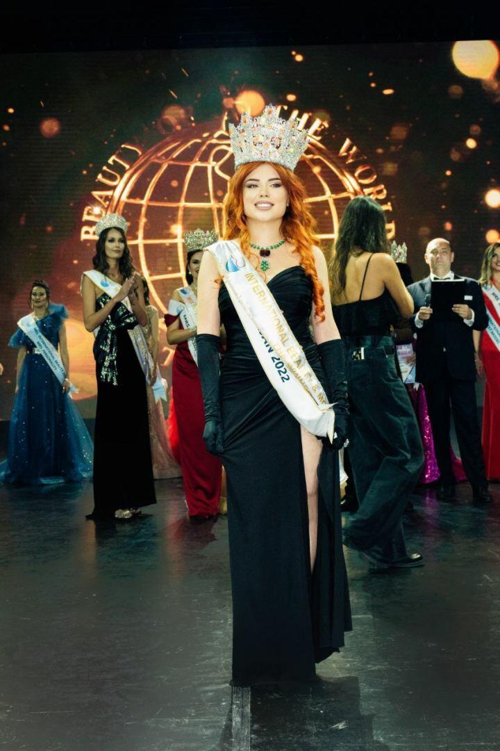 В Баку определились победительницы Международного конкурса красоты и моделей среди успешных женщин