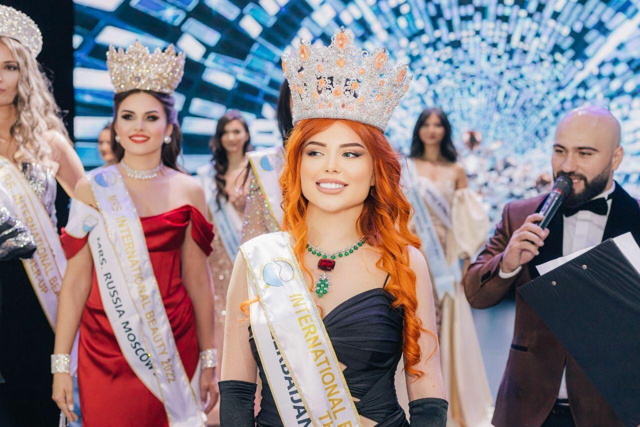 В Баку определились победительницы Международного конкурса красоты и моделей среди успешных женщин