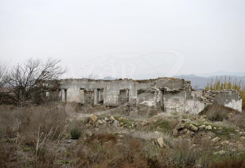 Руины в селе Шихалыагалы в Джебраиле - результат армянской оккупации