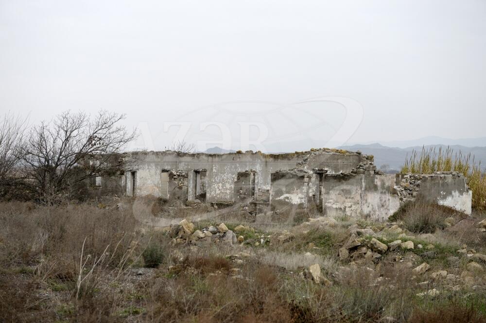 Руины в селе Шихалыагалы в Джебраиле - результат армянской оккупации