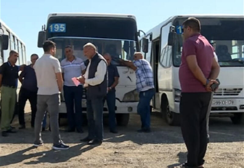 В Баку водители автобусов отказались перевозить пассажиров