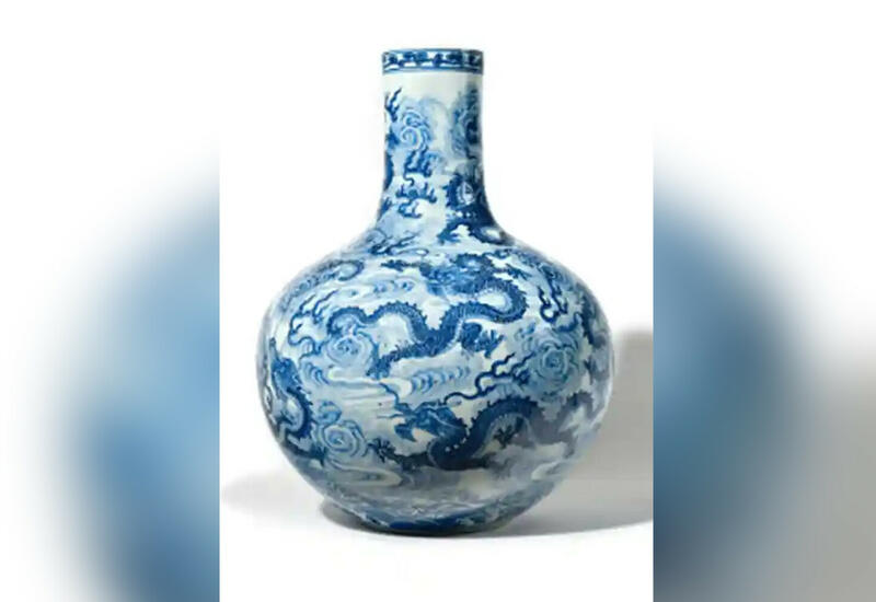 Обычная китайская ваза ушла с аукциона во Франции за невероятную сумму