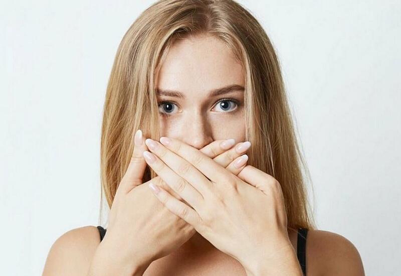 Названы основные причины появления неприятного запаха изо рта