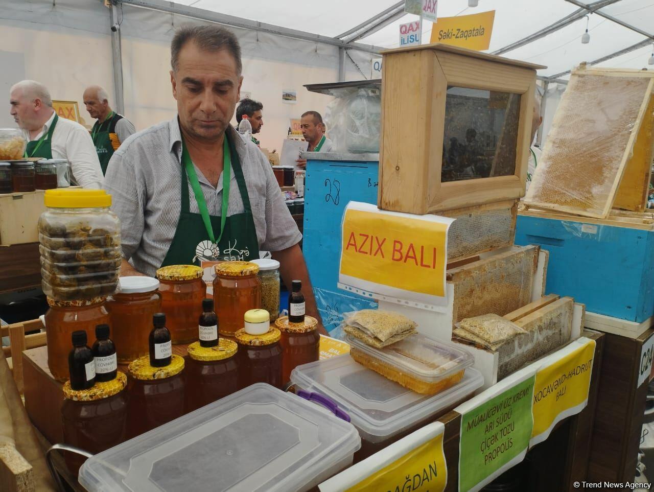 В Баку на ярмарке представлен мед, произведенный в Восточном Зангезуре и Карабахе