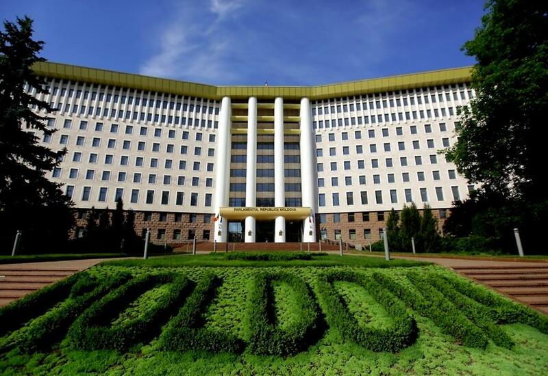 Парламент Молдовы примет решение о продлении режима ЧП на 60 дней