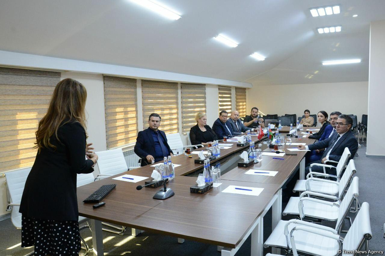 Состоялась встреча между руководством Агентства развития медиа Азербайджана и DHA
