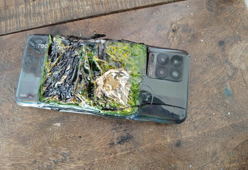 Смартфон Realme 8 взорвался во время зарядки