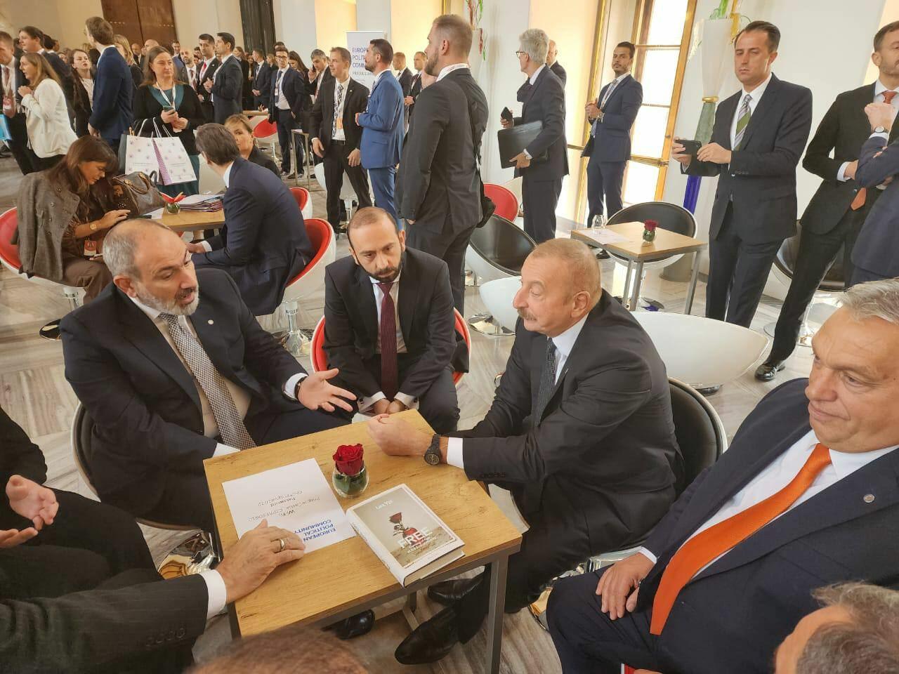 В Праге состоялась встреча лидеров Азербайджана, Турции и Армении