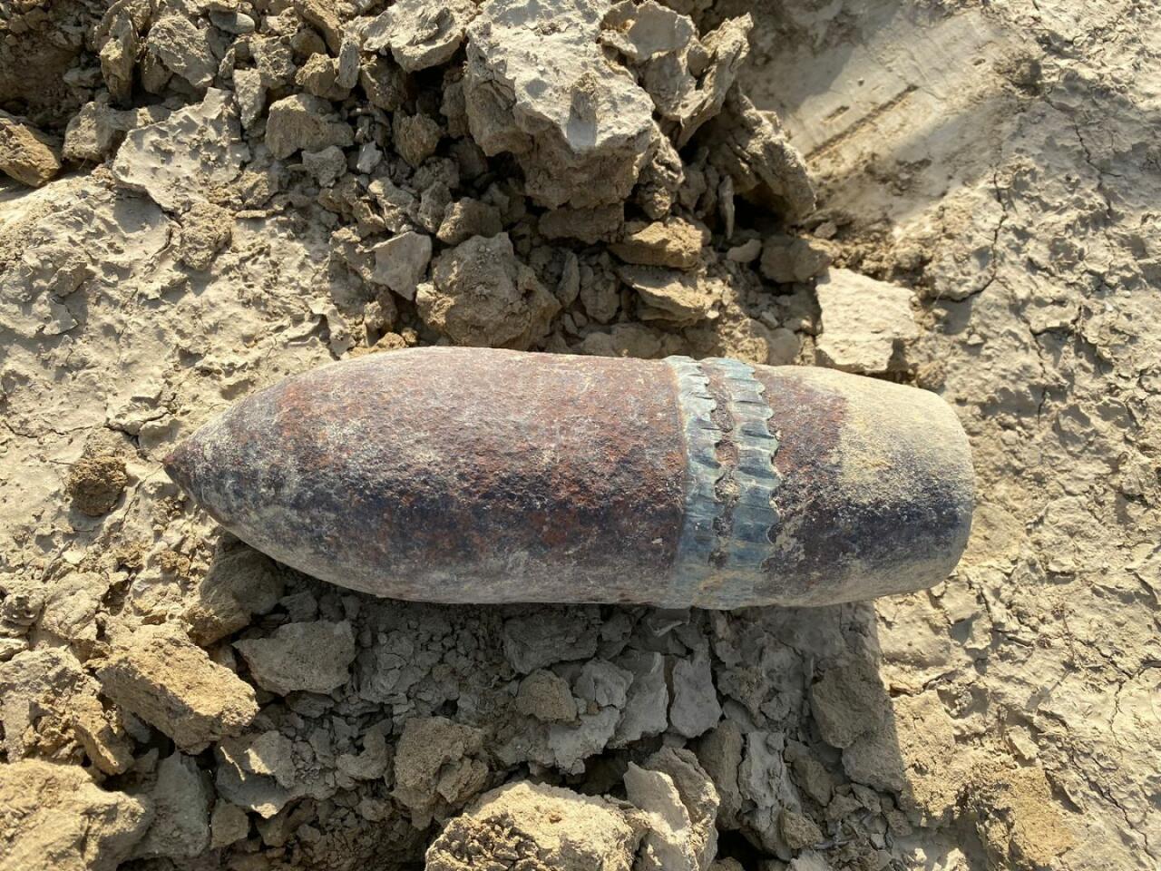 В Баку обнаружены артиллерийские снаряды