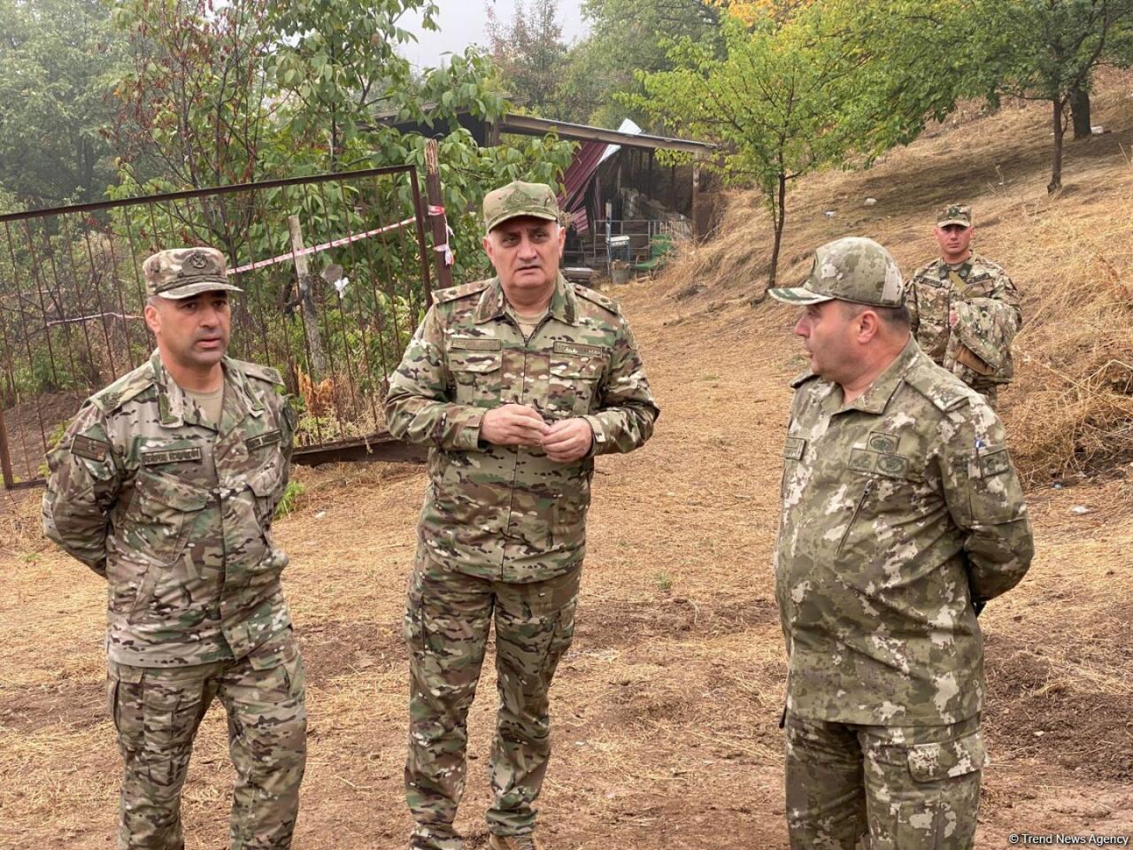 Военные атташе в Азербайджане осмотрели массовое захоронение, обнаруженное в селе Эдилли