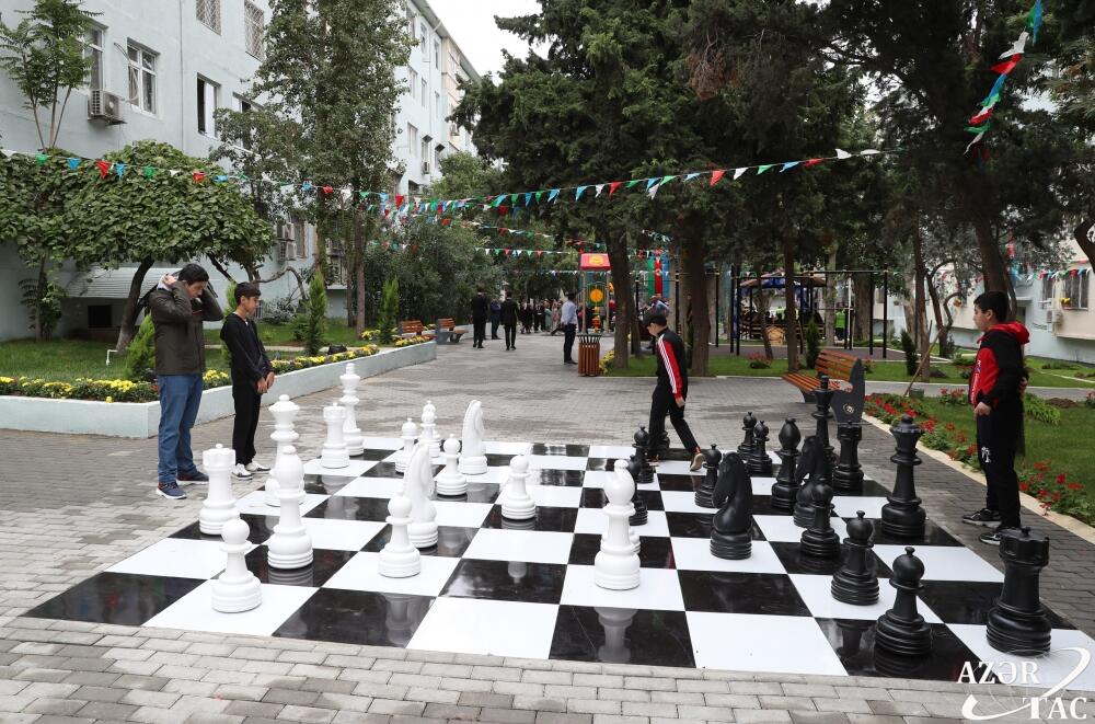 В рамках проекта «Наш двор» сдан в пользование жителей очередной двор в Баку
