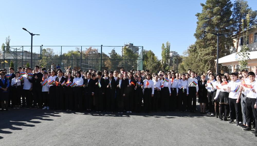 Президент Ильхам Алиев принял участие в открытии Учебно-воспитательного комплекса школы-гимназии номер 20 имени Гейдара Алиева в Бишкеке