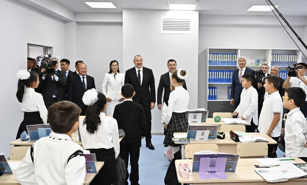 Президент Ильхам Алиев принял участие в открытии Учебно-воспитательного комплекса школы-гимназии номер 20 имени Гейдара Алиева в Бишкеке