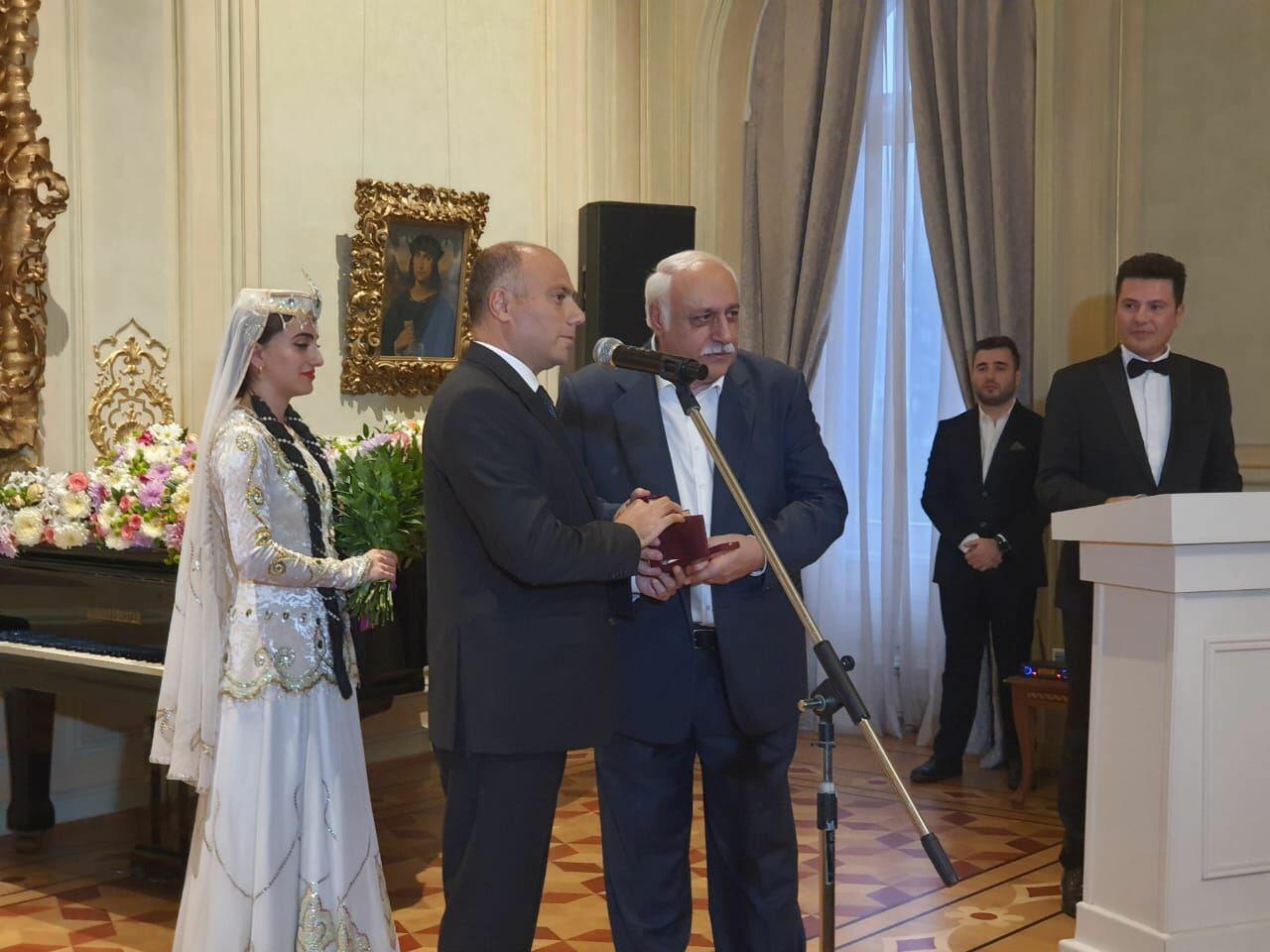 В Баку состоялась церемония награждения деятелей культуры