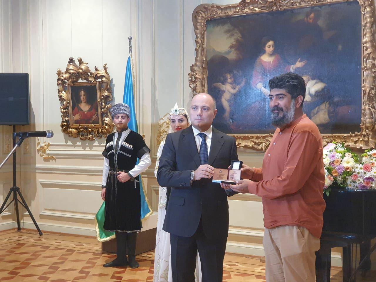 В Баку состоялась церемония награждения деятелей культуры