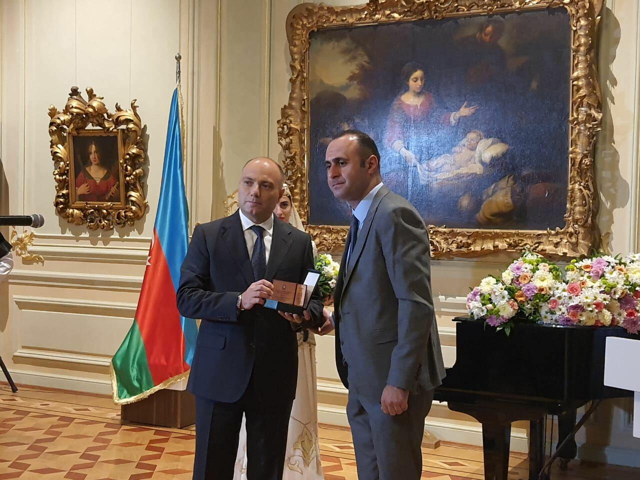 В Баку состоялась церемония награждения деятелей культуры