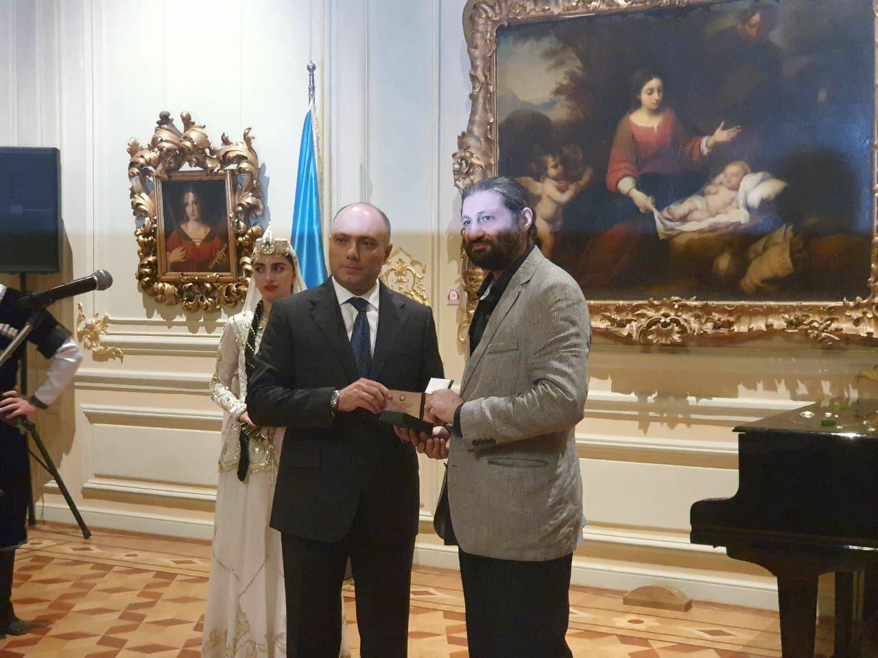 В Баку состоялась церемония награждения деятелей культуры