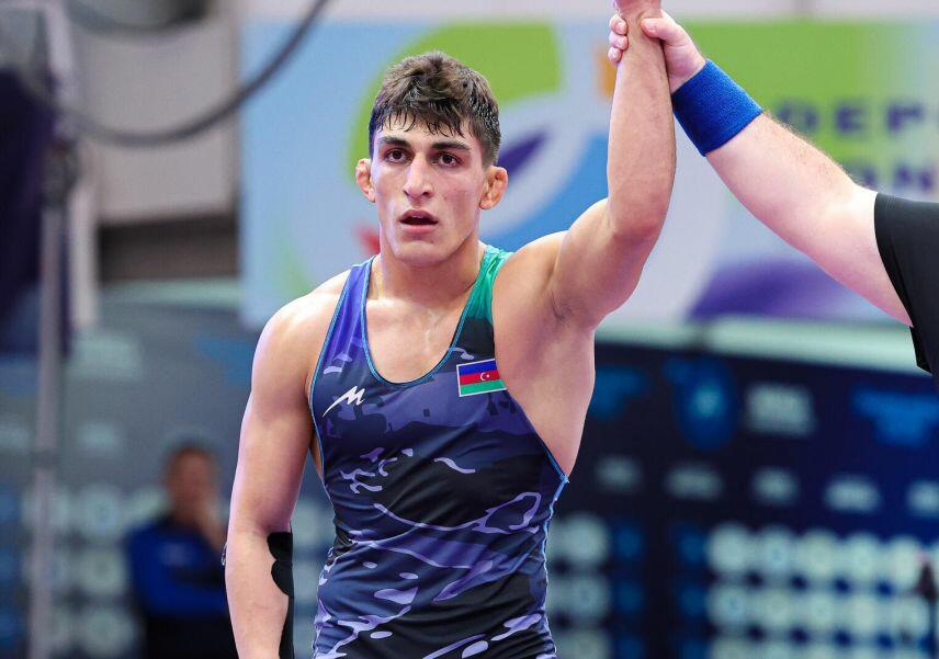 Азербайджанский борец завоевал золото молодежного чемпионата мира