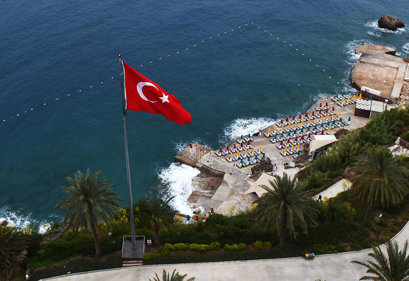 Турция протягивает руку помощи европейским туристам