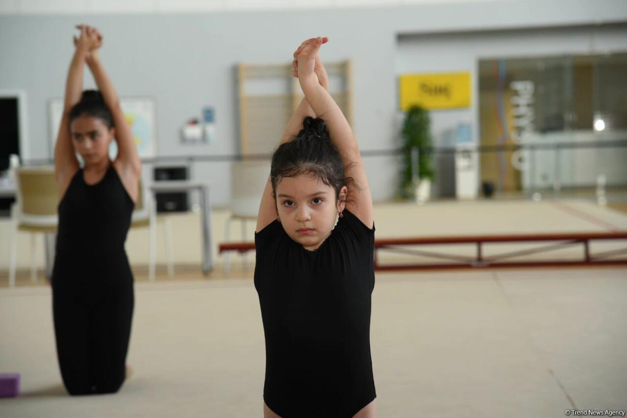 В Национальной арене гимнастики в Баку проходят учебно-тренировочные сборы спортсменок из Гянджи и Масаллы