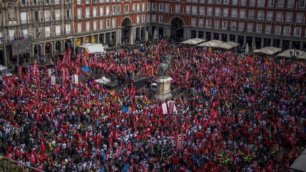 Сми испании. Европа люди. Протесты в Европе. Кризис в Европе. Испанские рабочие.