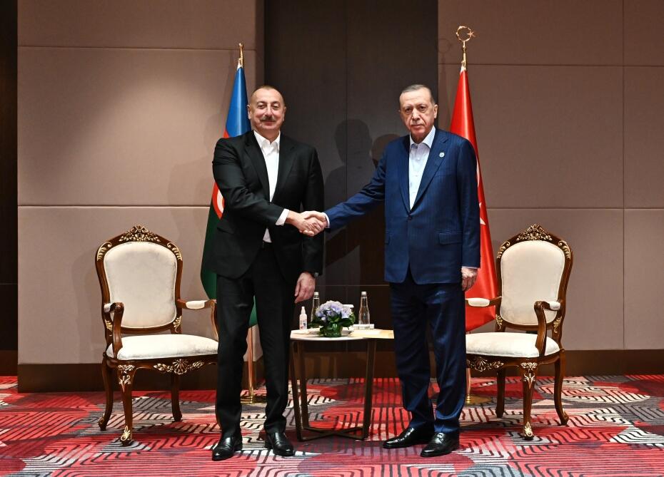 Президент Азербайджана Ильхам Алиев встретился в Самарканде с Президентом Турции Реджепом Тайипом Эрдоганом