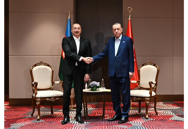 Президент Азербайджана Ильхам Алиев встретился в Самарканде с Президентом Турции Реджепом Тайипом Эрдоганом