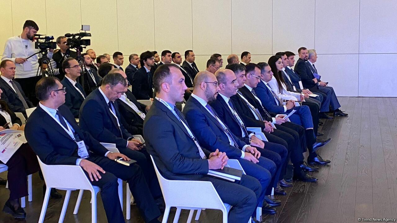 В Баку проходит XI Азербайджано-российский межрегиональный форум