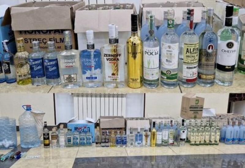 В Баку задержан подозреваемый в изготовлении поддельного спиртного