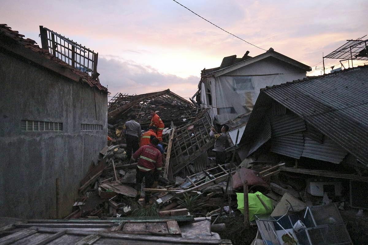 Возросло число жертв землетрясения в Индонезии