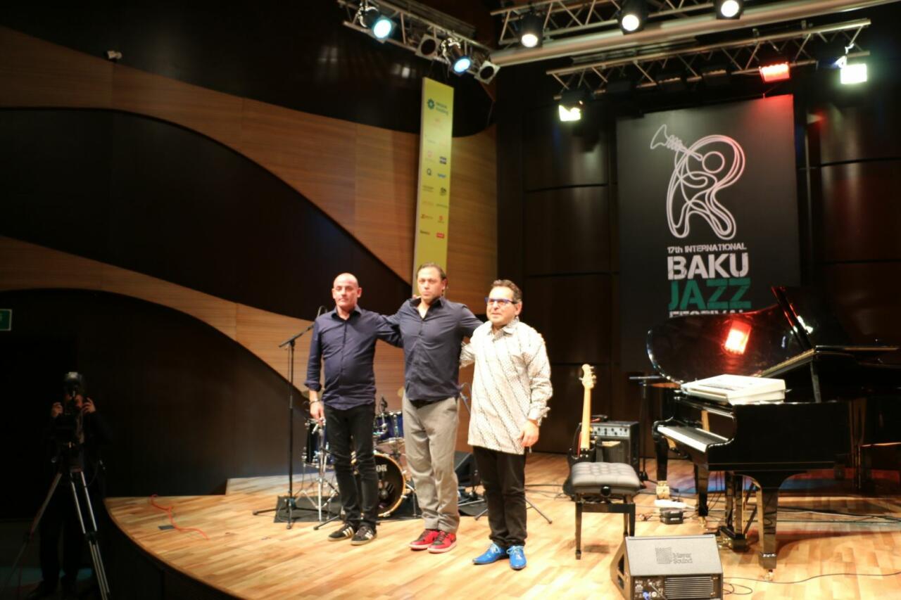 В Баку прошел концерт легендарного джзамена Майка дель Ферро