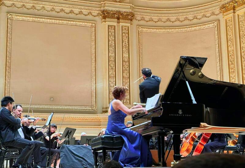 В Карнеги-холл в Нью-Йорке состоялся грандиозный концерт в честь 100-летия Фикрета Амирова